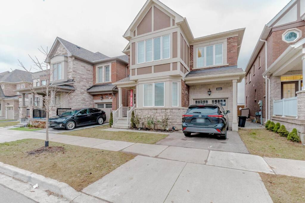 Luxury Basement Apartment In Oakville Exterior photo